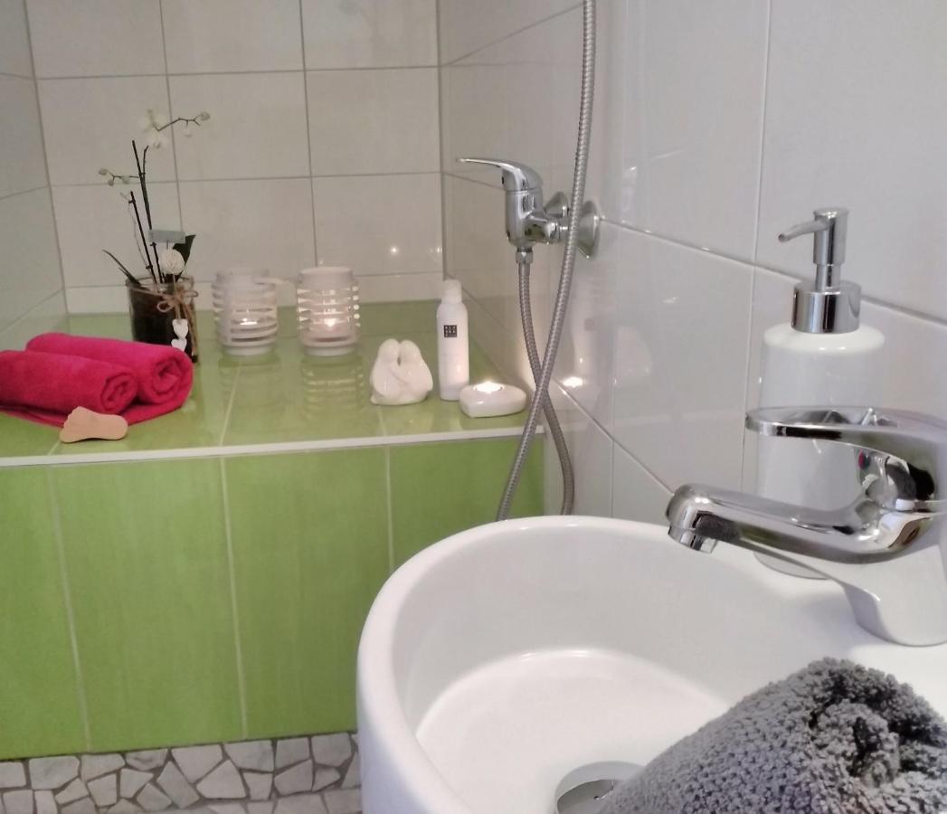 Ferienwohnungen wie im Süden Großostheim Exterior foto